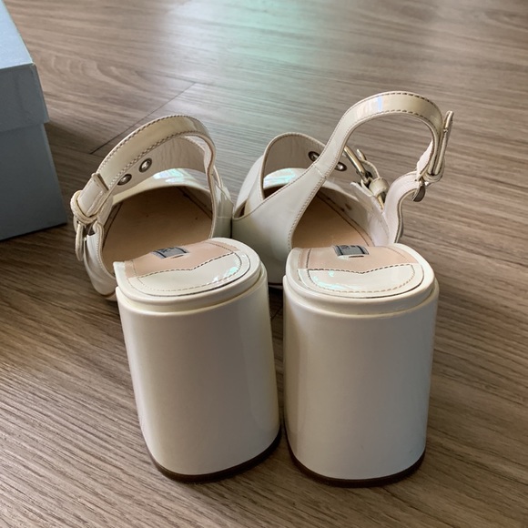 White Prada Pumps with chunky heel - Picture 4 of 9